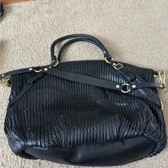 Coach Black Shoulder Bag with Pleated Design - Picture 3 of 4